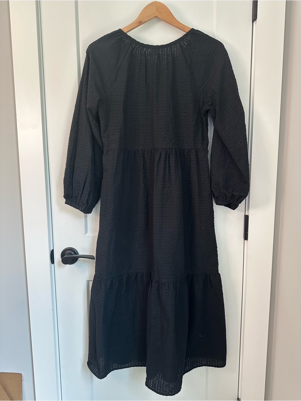 Old Navy Seersucker Midi Swing Dress — Versatile Dress with Pockets - Picture 5 of 7